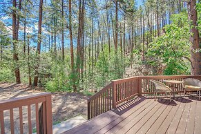 6 Mi to Mt Union: Peaceful Cabin w/ Deck