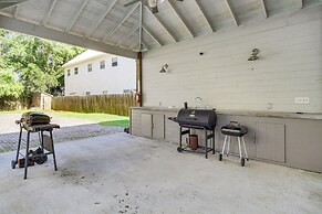 Bright Biloxi Condo: Walk to the Beach!