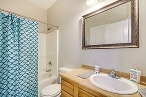 Bright Biloxi Condo: Walk to the Beach!