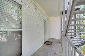 Bright Biloxi Condo: Walk to the Beach!