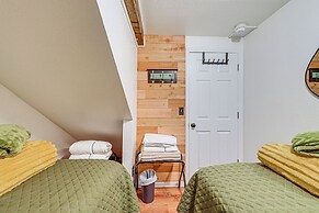 Sterling Home w/ Patio, BBQ Grill & Fire Pit!