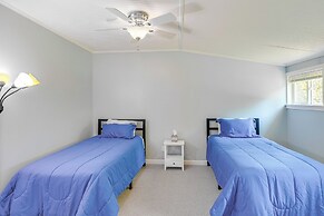 Bayfront Steuben Home w/ Screened Porch & Fire Pit