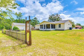 Navarre House w/ Game Room: 5 Mi to Beaches!