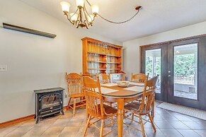 Navarre House w/ Game Room: 5 Mi to Beaches!