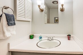 Sapphire Valley Condo w/ Pool & Lake Beach Access!