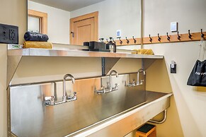 Modern Nellysford Getaway w/ View: Deck & Fire Pit