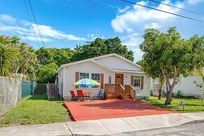 West Palm Beach Home ~ 2 Mi to Downtown!