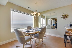 Comfortable Lincoln City Condo w/ Patio & Views!
