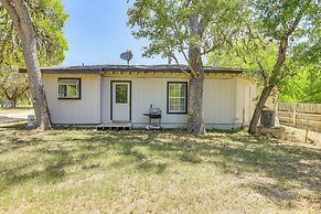 Bandera Carriage House w/ Medina River Access!