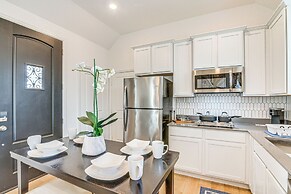 Rosenberg Apartment, 10 Mi to Smithers Lake