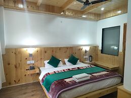 Goroomgo Sakura Palace Manali
