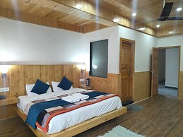 Goroomgo Sakura Palace Manali