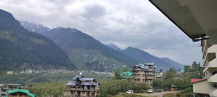 Goroomgo Sakura Palace Manali