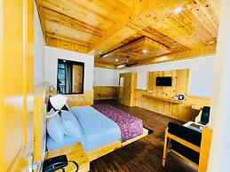 Goroomgo Sakura Palace Manali
