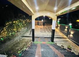 Goroomgo Sakura Palace Manali