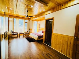 Goroomgo Sakura Palace Manali