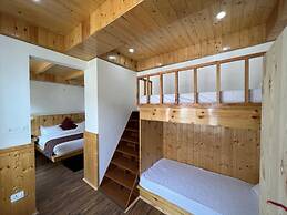 Goroomgo Sakura Palace Manali