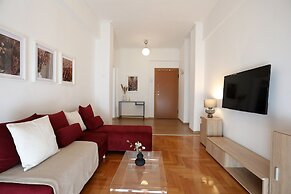 Phaedrus Living Piraeus Abstract Flat