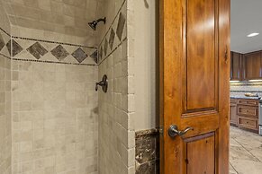 Racquet Club 84 3 Bedroom Condo by RedAwning