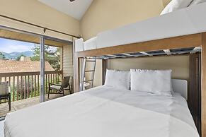 Racquet Club 84 3 Bedroom Condo by RedAwning