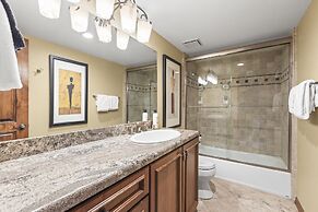 Racquet Club 84 3 Bedroom Condo by RedAwning