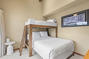 Racquet Club 84 3 Bedroom Condo by RedAwning