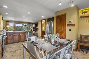 Racquet Club 84 3 Bedroom Condo by RedAwning