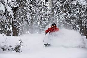 Racquet Club 84 3 Bedroom Condo by RedAwning