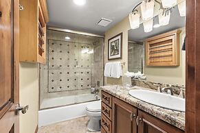 Racquet Club 84 3 Bedroom Condo by RedAwning