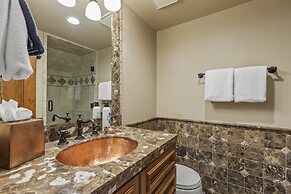 Racquet Club 84 3 Bedroom Condo by RedAwning