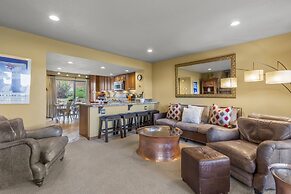 Racquet Club 84 3 Bedroom Condo by RedAwning