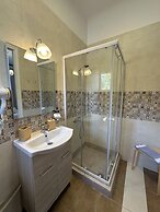IRIS' Garden Rooms