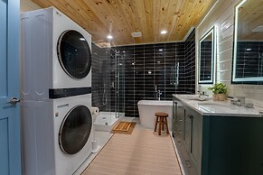 Coastal Breeze - 2123 Cadillac 3 Bedroom Home by RedAwning