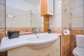 Harmony Seaside Apartment by Litto