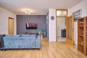 Harmony Seaside Apartment by Litto