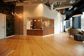 Student Only The Loom