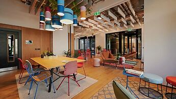 Student Only The Loom