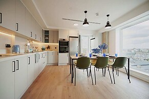 Student Only The Loom