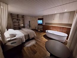 Cantos e Contos Boutique Hotel