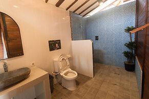 Mad Monkey Nusa Lembongan