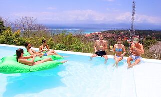 Mad Monkey Nusa Lembongan