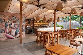 Mad Monkey Nusa Lembongan