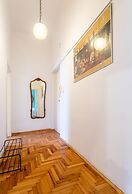 Traditional apartment Bacvice, 3 min walk to the beach