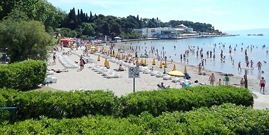 Traditional apartment Bacvice, 3 min walk to the beach