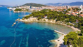 Traditional apartment Bacvice, 3 min walk to the beach