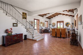 Villa sui Colli Ericini con Piscina