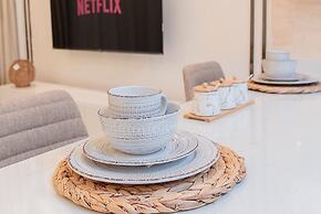 Lux Suites Enzi Heights Apartments