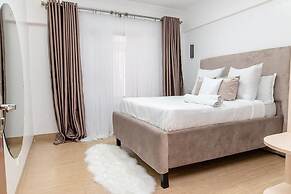 Lux Suites Enzi Heights Apartments