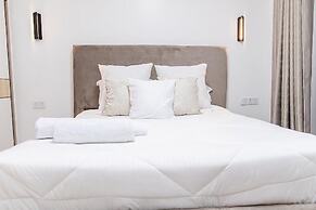 Lux Suites Enzi Heights Apartments