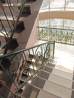 Summit palace international